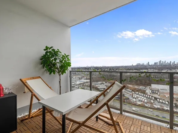 2351 Beta Ave #2409, Burnaby, BC V5C 5L7