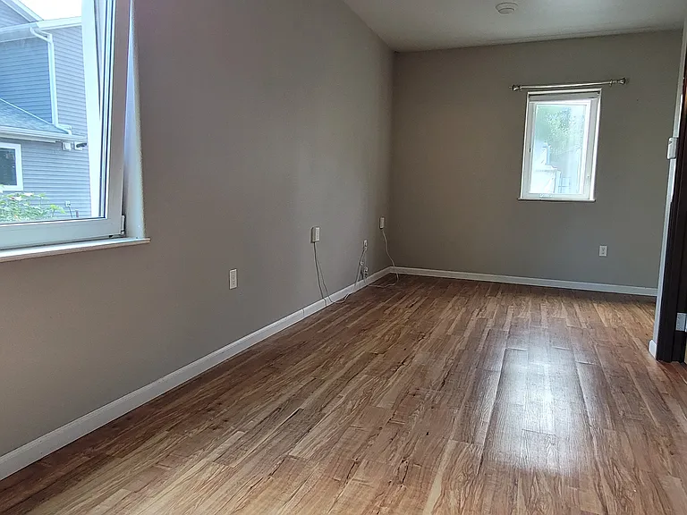 3535 Shanly St #4 — Photo 3