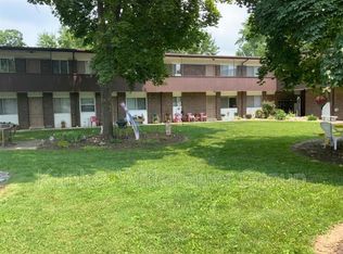 900-101 8th St, Highland, IL 62249