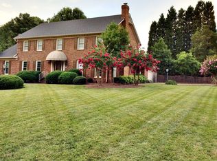 305 Staunton Dr, Greensboro, NC 27410