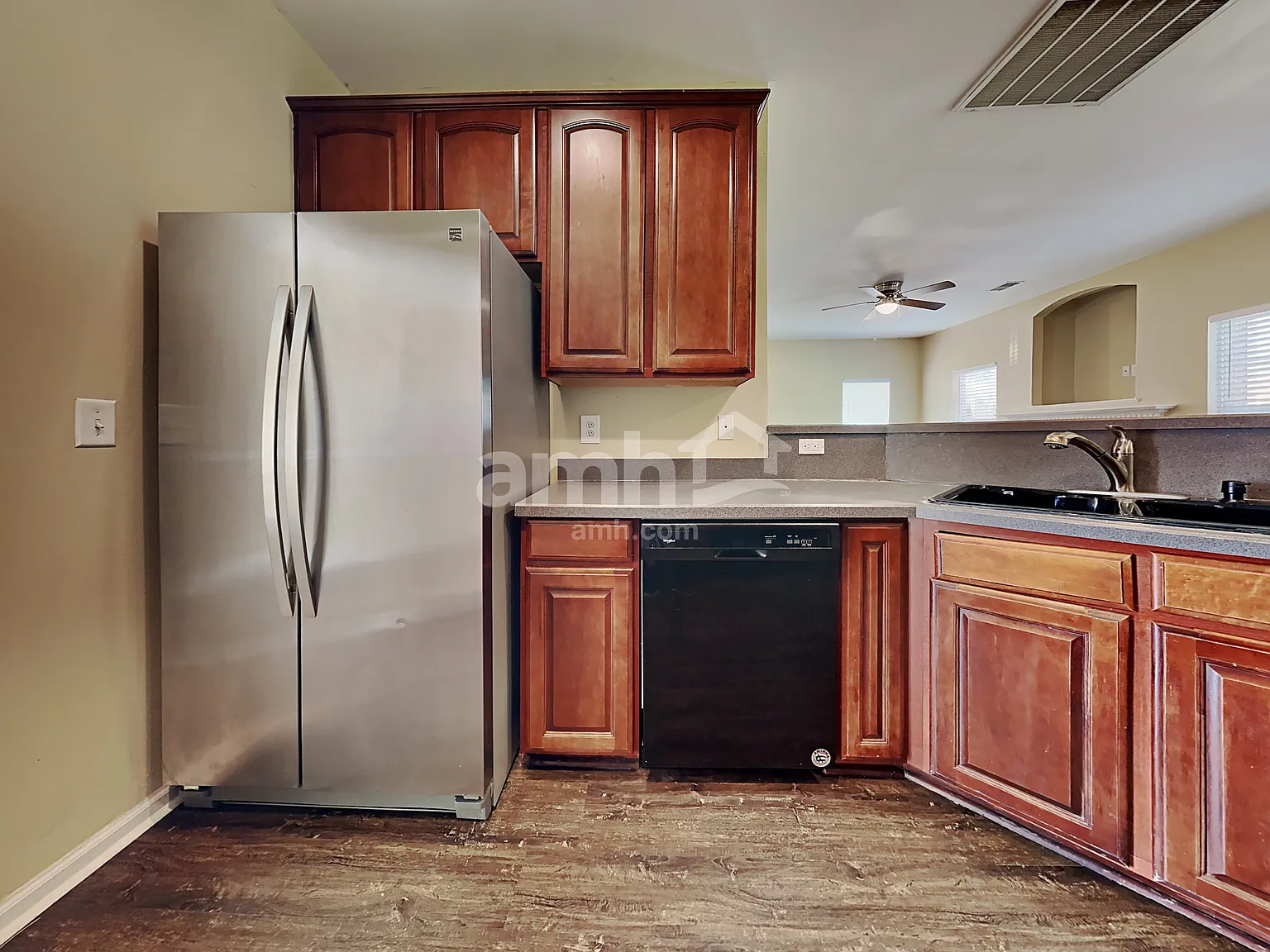 5 bed, 2.5 bath, 2819 sqft, $2,875 — Photo 4