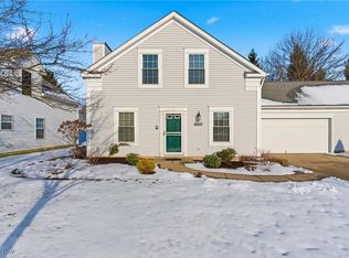 10242 Brighton Cir, Twinsburg, OH 44087