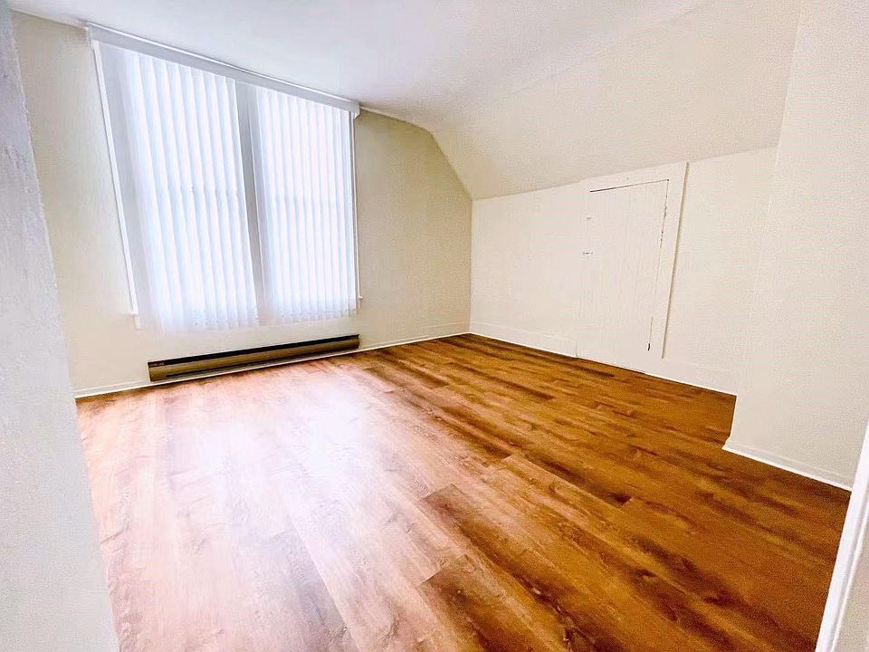 1st image of 217 Gaven St