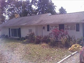3rd image of 2610 Stanley Ave