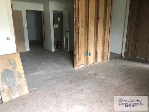 2nd image of 302 W Buchanan St