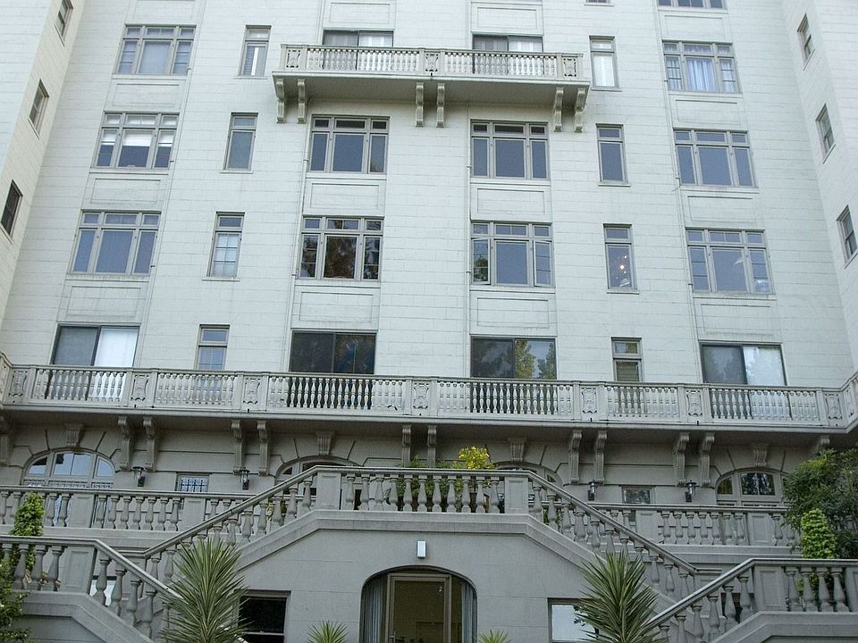 Grand Balcony