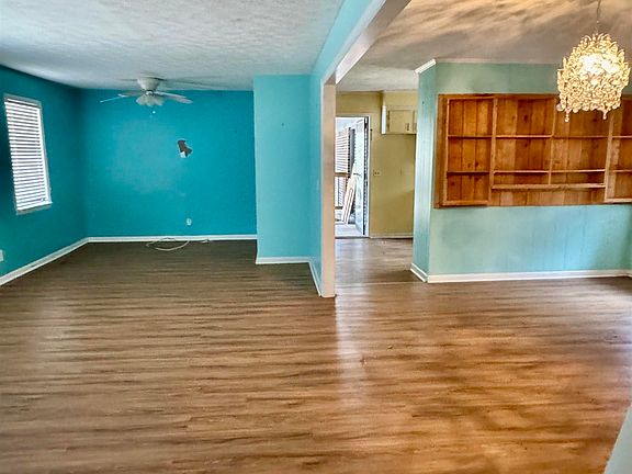 3rd image of 35 Short Cir