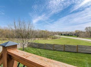 17589 S Roundtree Dr, Olathe, KS 66062