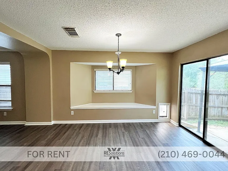4535 Oakfield Way — Photo 9