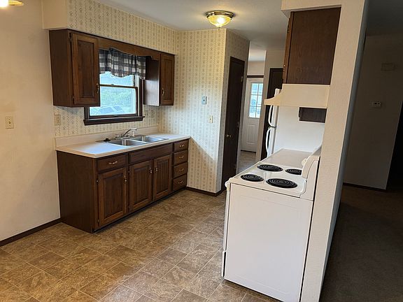 4th image of 407 Locust St #B