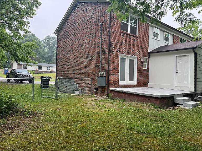 1208 Park Hill Cir NW — Photo 6