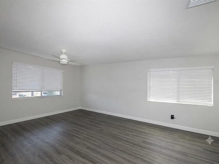 1834 Bough Ave #4 — Photo 2