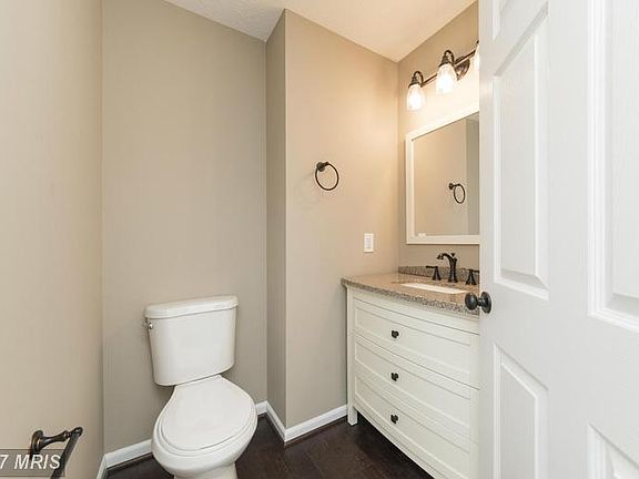 5th image of 206 Branch Brook Ct