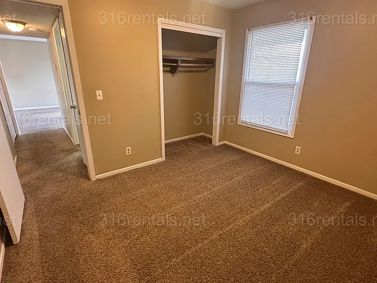 6716 W Par Ln #4 — Photo 9