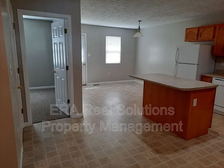 1060 N West St — Photo 2
