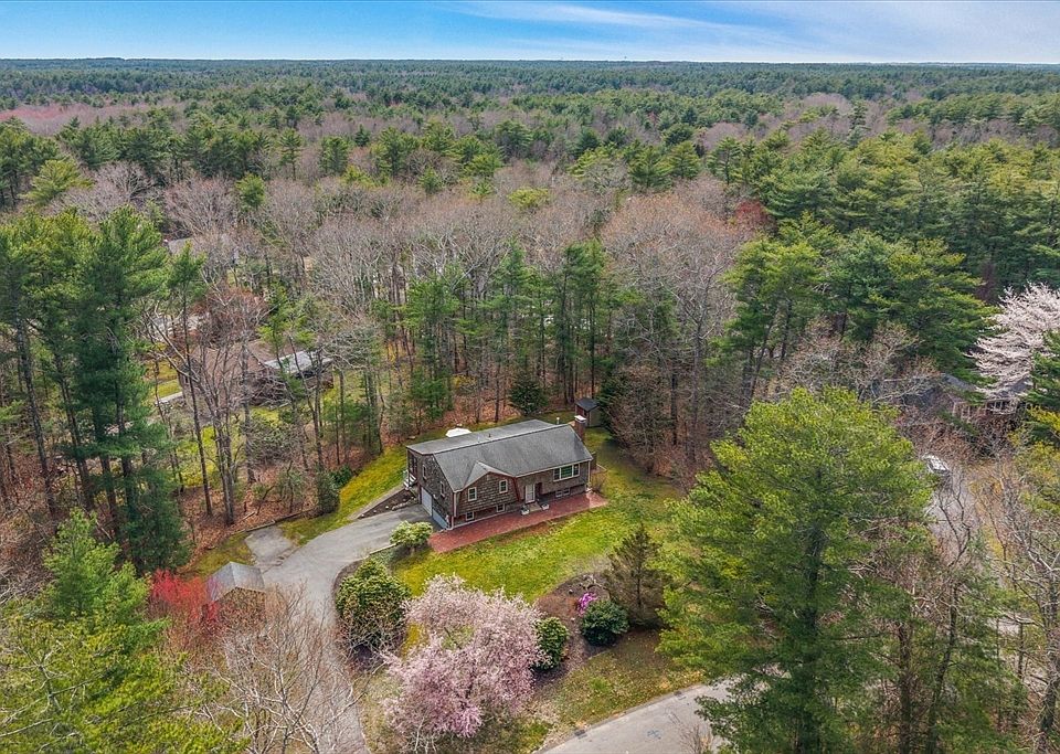 1st image of 46 Duxborough Trl