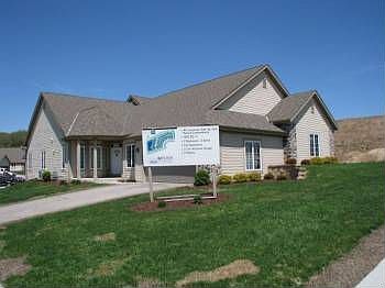2nd image of 272 Lower Woodford Cir