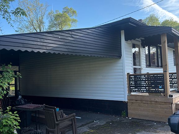 3rd image of 350 Warren St
