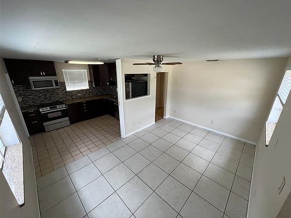 3rd image of 2700 N Rio Grande Ave