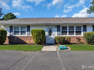 3 Nebraska Dr, Matawan, NJ 07747