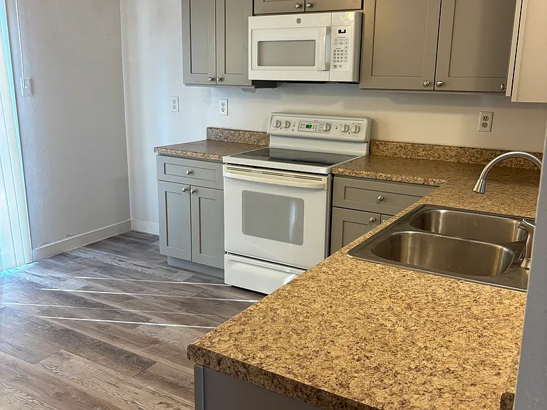 12165 Birch St — Photo 11