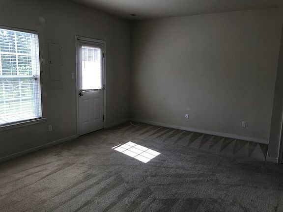4th image of 3813 Eagle Dr