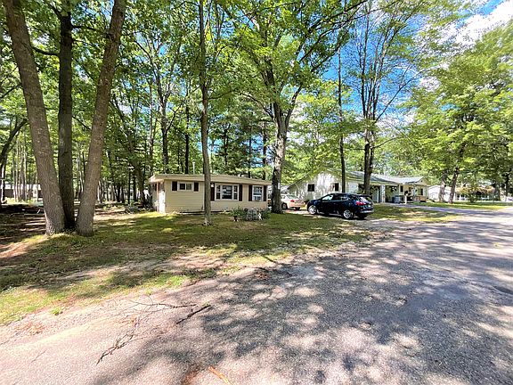 2nd image of 211 Oakwood Ave