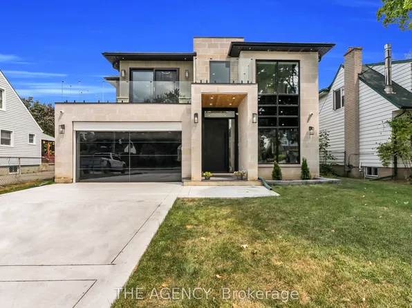 9 Earl St, Mississauga, ON L5M 1N6