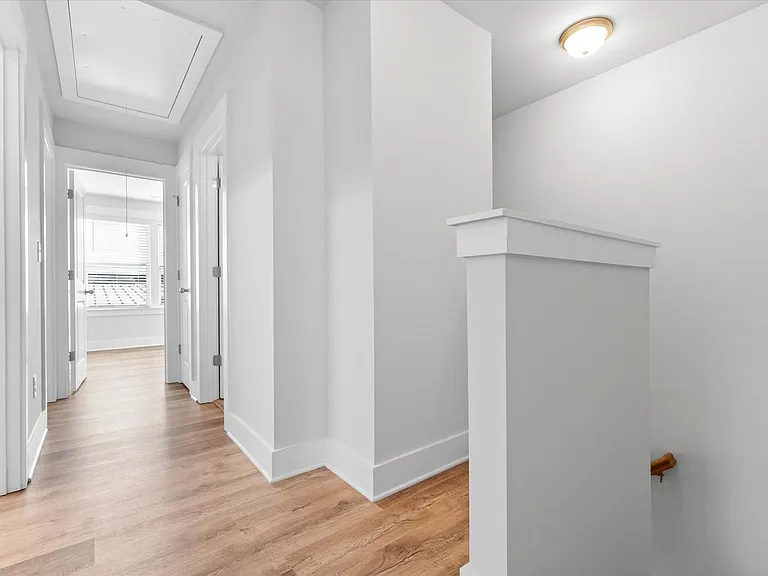 628 Amalfi Dr — Photo 20