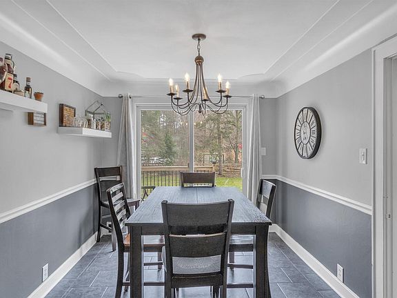 4th image of 1360 Sherwood Dr