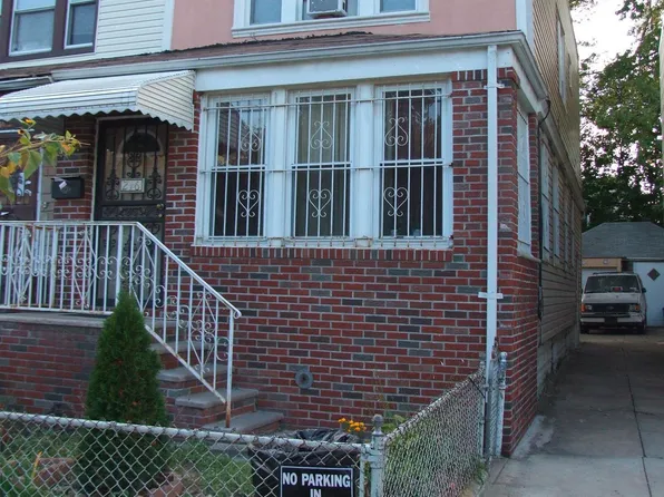 216 E 38th St, Brooklyn, NY 11203
