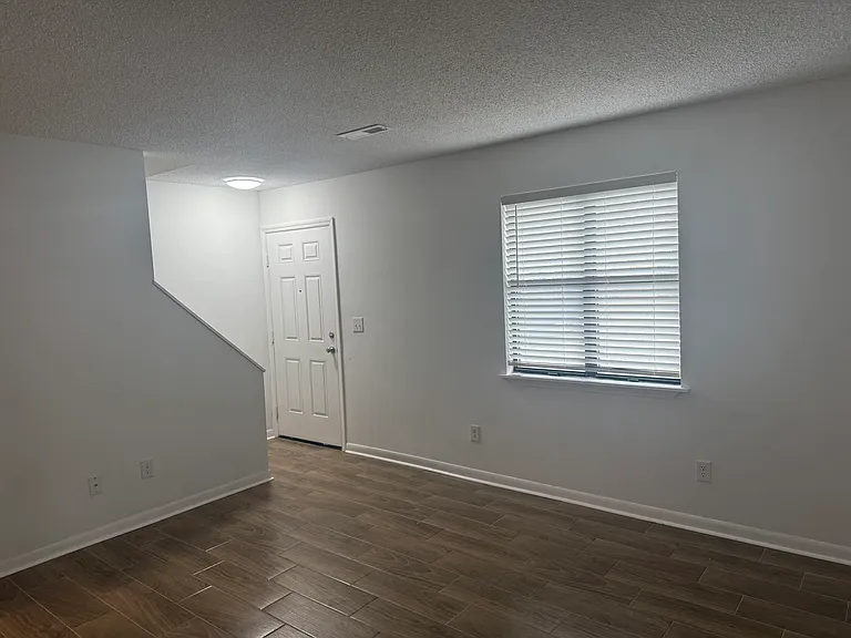 Luden Dr — Photo 8
