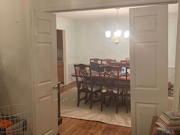 3rd image of 5825 Winegrove Ct
