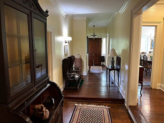 4th image of 320 4th St