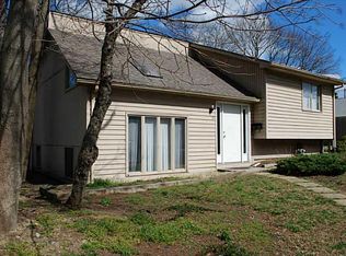 11 Tucker St, East Greenwich, RI 02818