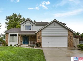 3040 Laredo Dr, Lincoln, NE 68516