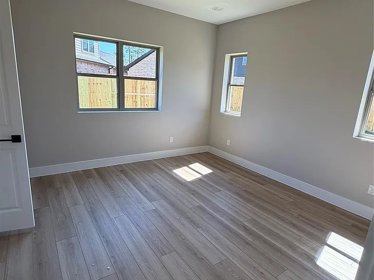 2623 Liguria St — Photo 12