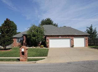 2409 W Cardinal St, Springfield, MO 65810