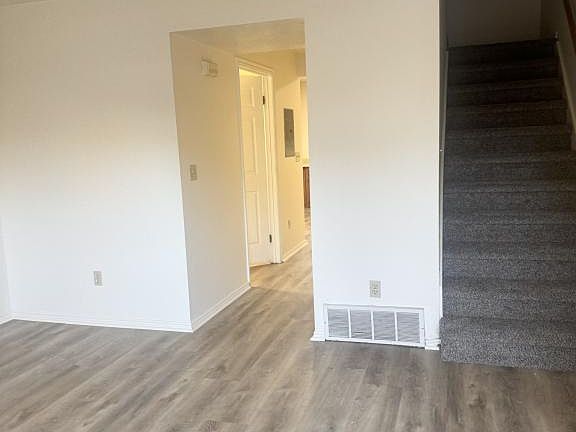 4th image of 646 N Main St #1