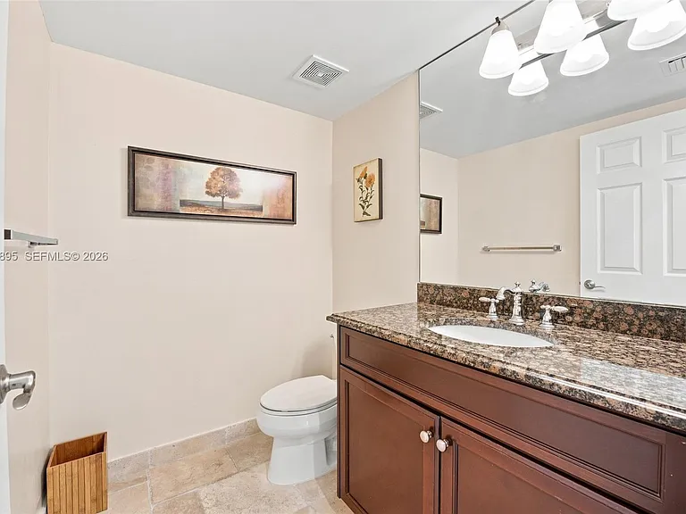 1419 SW 21st Ct — Photo 41