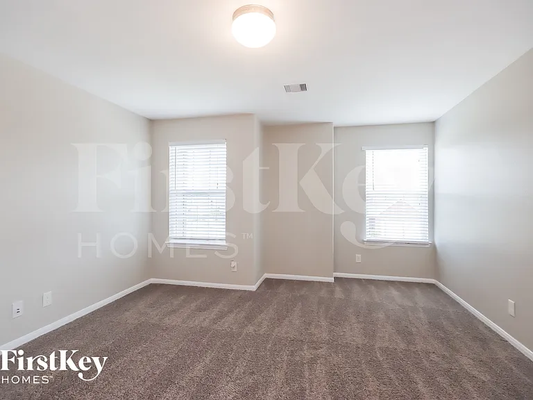 10002 Chase Ct — Photo 12