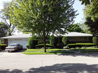 3717 Lee St, Skokie, IL 60076