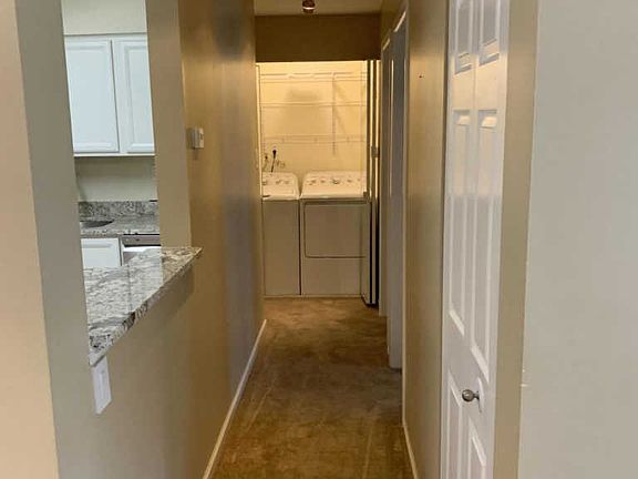 4th image of 22 Newport Ct