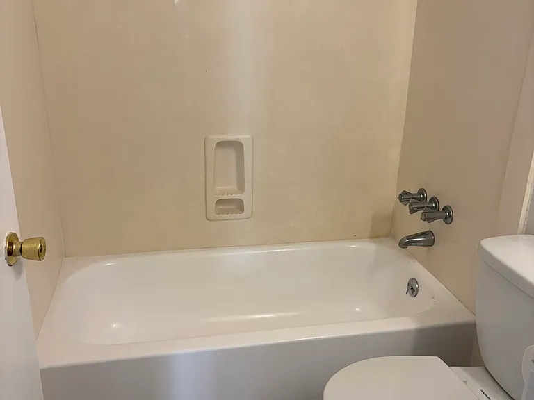 1611 Oak Brook Dr — Photo 12