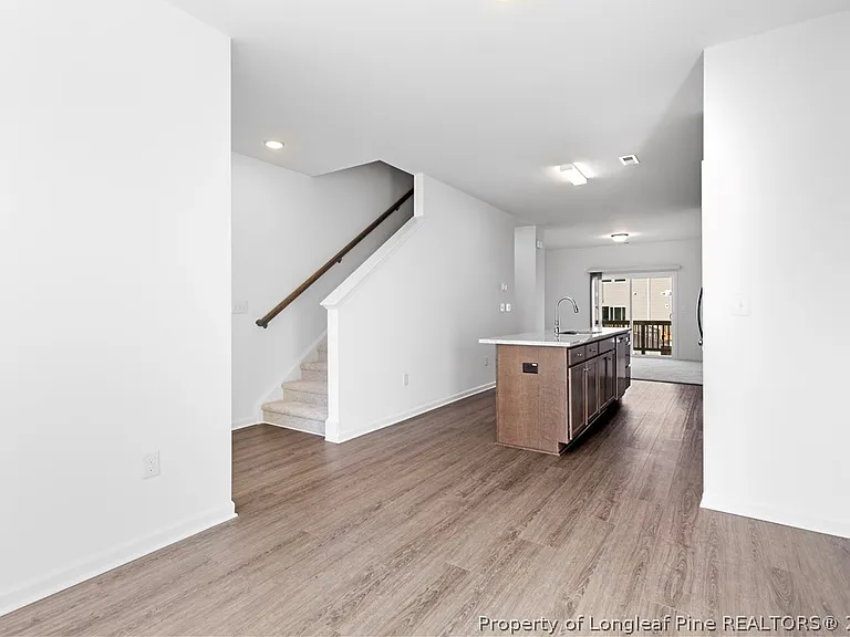 1939 Robin Hill Ln — Photo 13