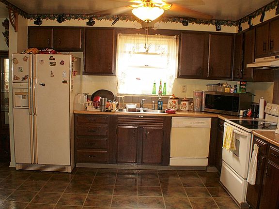 2nd image of 11764 Manor Lake Dr