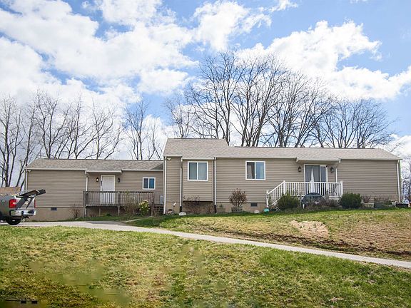 2nd image of 1426 Sandy Cir
