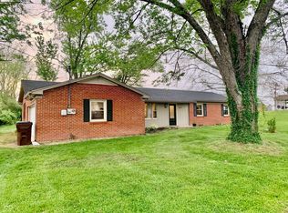 5574 S Holiday Dr, Columbus, IN 47203