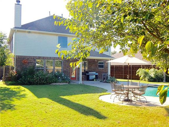 4th image of 317 Mapleshade Dr