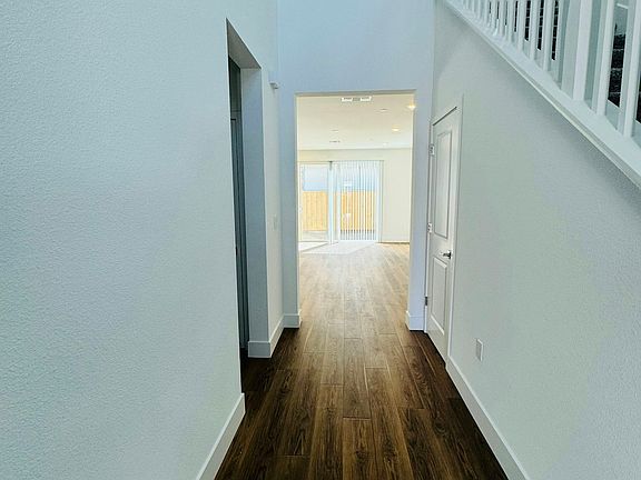 3rd image of 416 N Mendocino Way